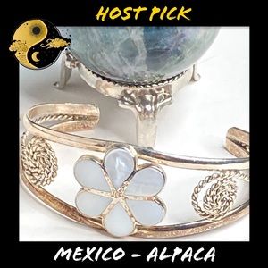 🔴 Vintage Mexico Alpaca Mother of Pearl Cuff MOP